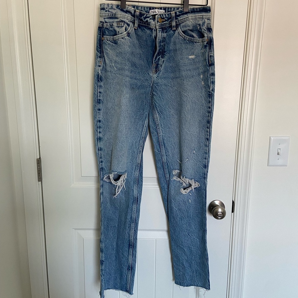 EUC | ZARA women’s distressed ripped‎ jeans — size 4
